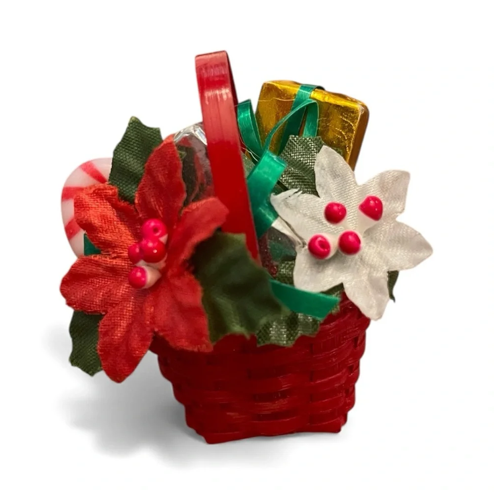 Avon Christmas Brooch Straw Basket Poinsettia Flowers‎ Presents Vintage Festive
